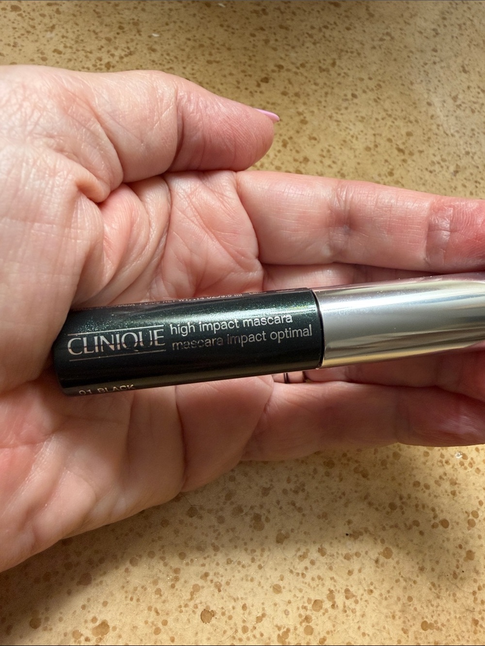 CLINQUE HIGH IMPACT MASCARA COLOR #01 BLACK TRAVEL SIZE - Picture 10 of 10